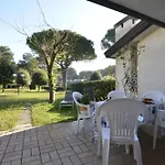 Villaggio Club Dei Pini Вілла Бібіоне
